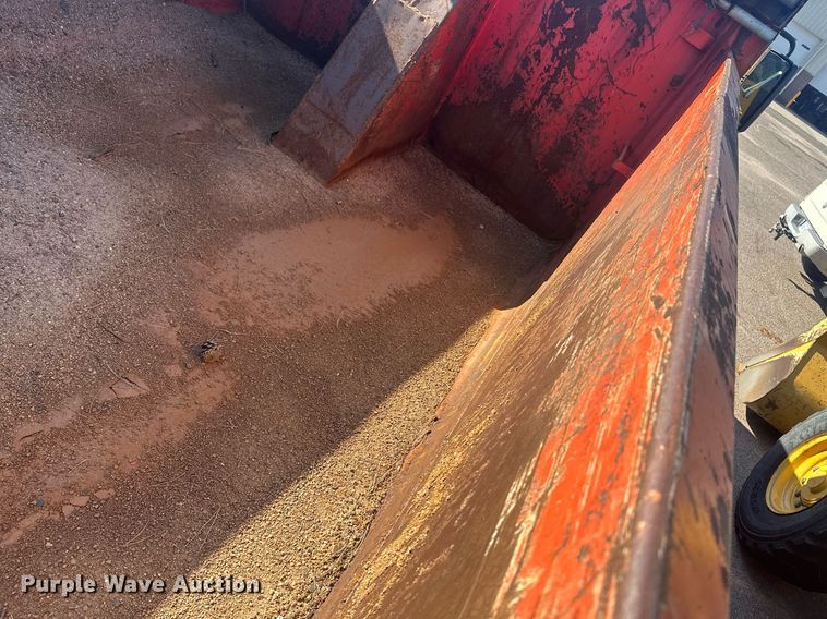 image for item LT9057 2007 International 7400  dump truck