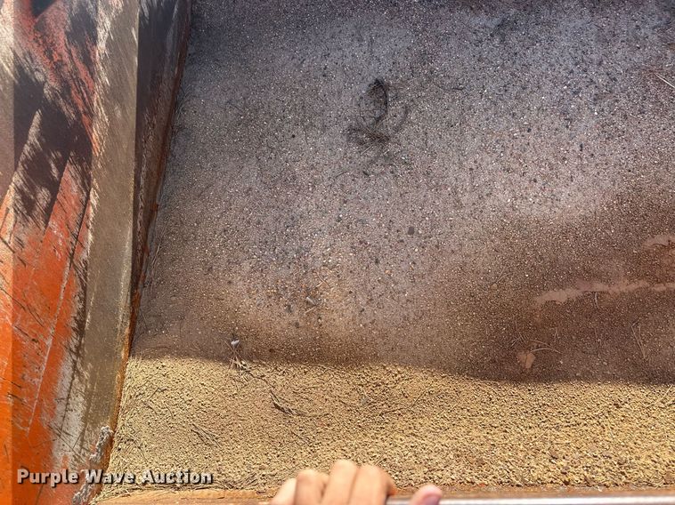 image for item LT9057 2007 International 7400  dump truck