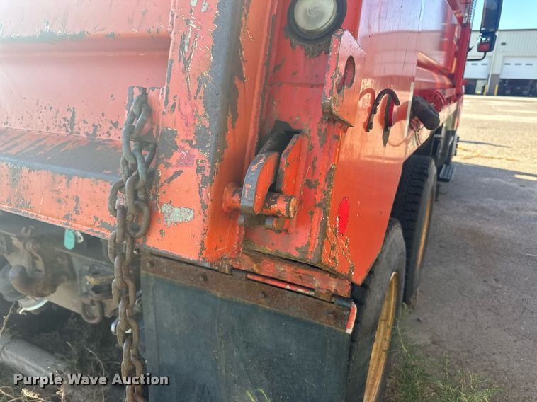 image for item LT9057 2007 International 7400  dump truck