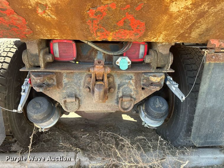 image for item LT9057 2007 International 7400  dump truck