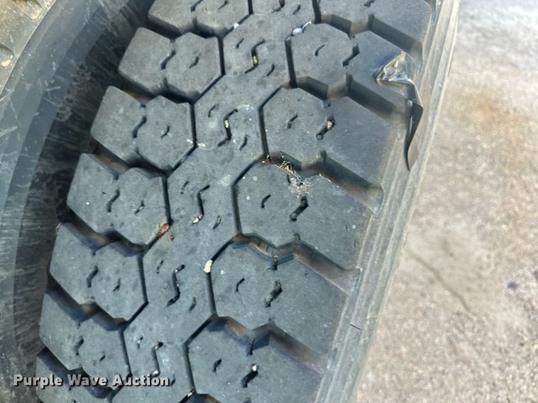 image for item LT9057 2007 International 7400  dump truck