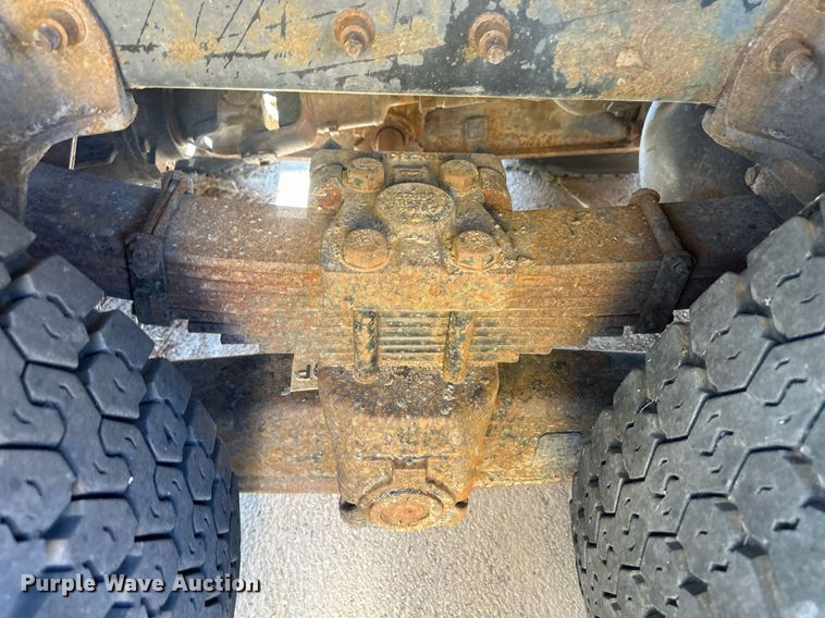 image for item LT9057 2007 International 7400  dump truck