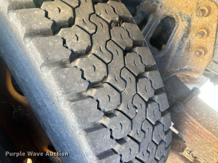 image for item LT9057 2007 International 7400  dump truck