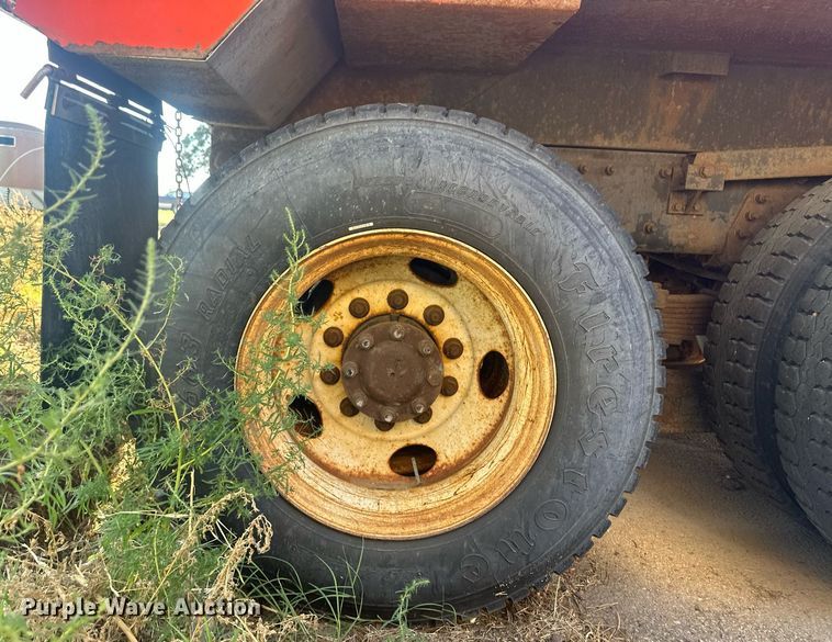 image for item LT9057 2007 International 7400  dump truck