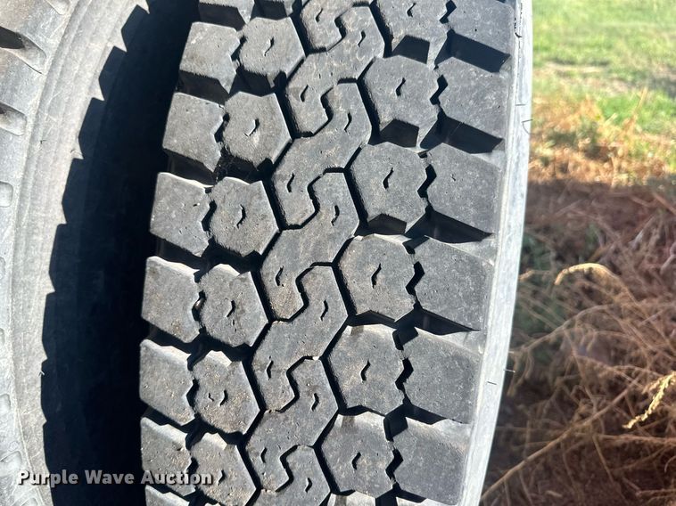 image for item LT9057 2007 International 7400  dump truck