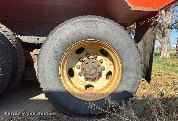 image for item LT9057 2007 International 7400  dump truck