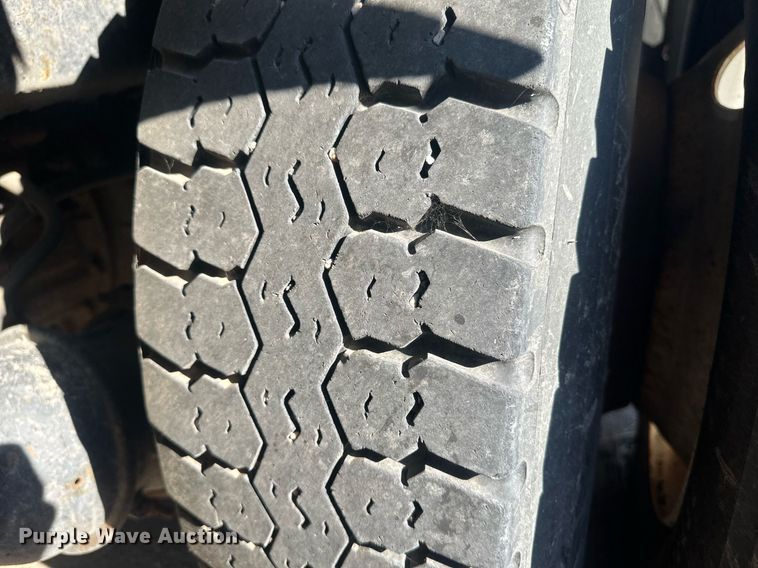 image for item LT9057 2007 International 7400  dump truck