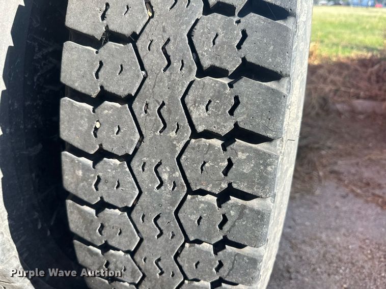 image for item LT9057 2007 International 7400  dump truck