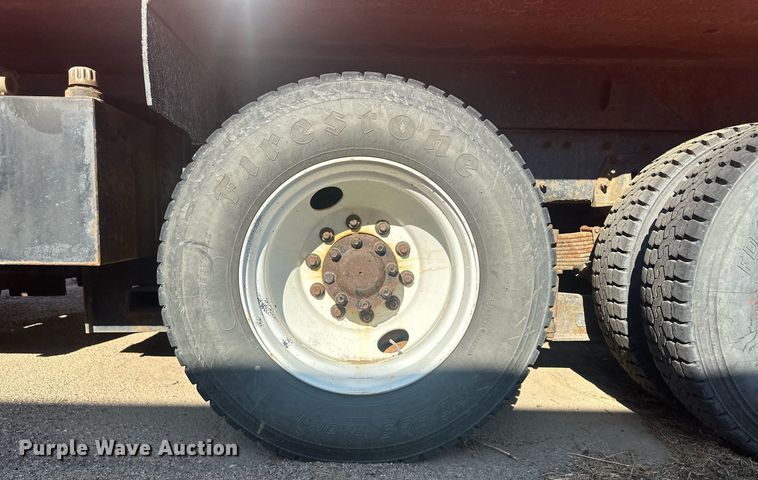 image for item LT9057 2007 International 7400  dump truck