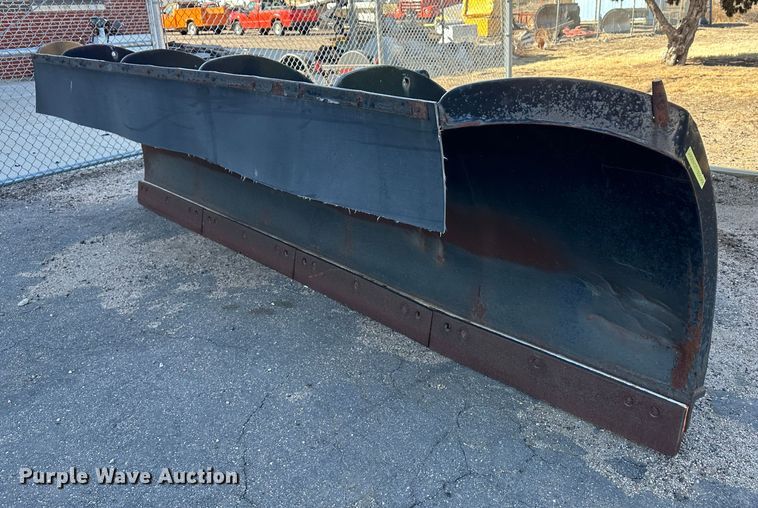 image for item LT9057 2007 International 7400  dump truck