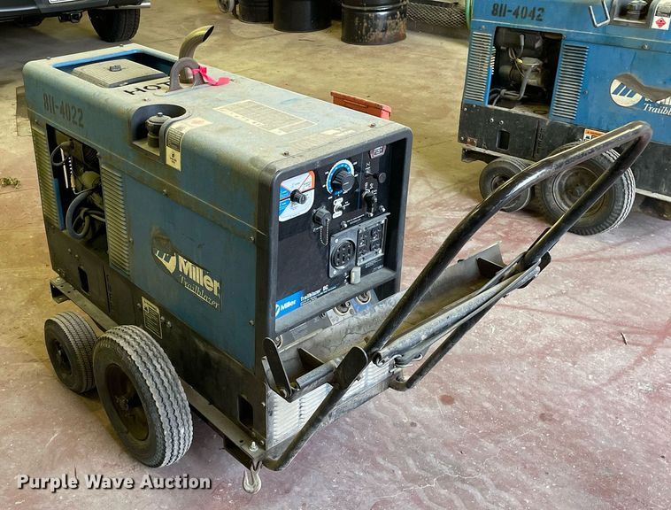image for item LV9809 2002 Miller Trailblazer DC  welder/generator