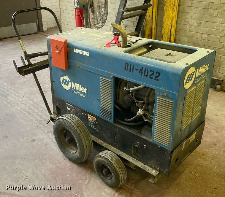 image for item LV9809 2002 Miller Trailblazer DC  welder/generator