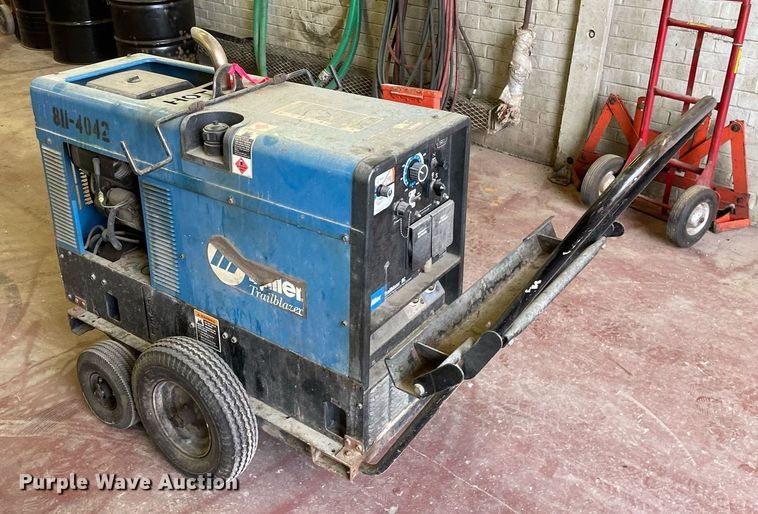 image for item LV9810 2002 Miller Trailblazer DC  welder/generator