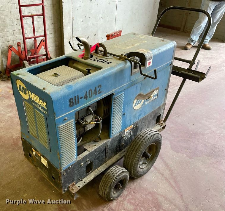 image for item LV9810 2002 Miller Trailblazer DC  welder/generator