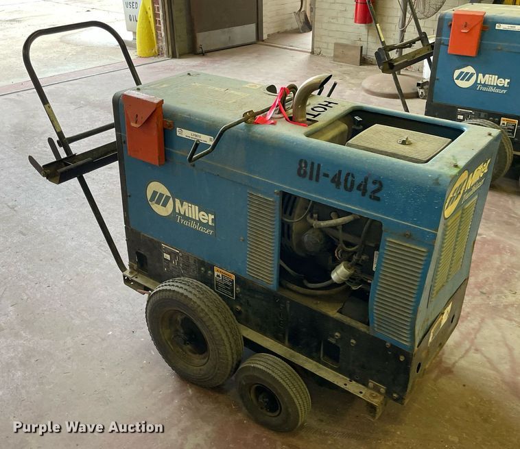 image for item LV9810 2002 Miller Trailblazer DC  welder/generator