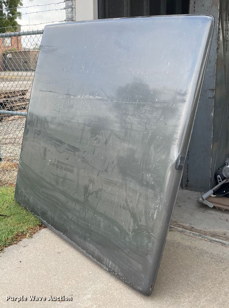 image for item LV9817 Fiberglass tonneau cover