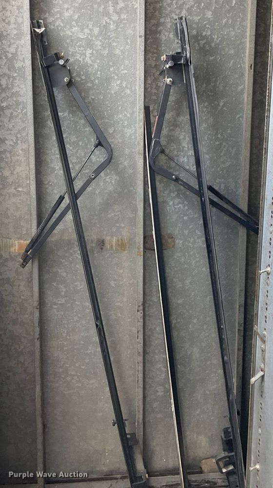 image for item LV9817 Fiberglass tonneau cover