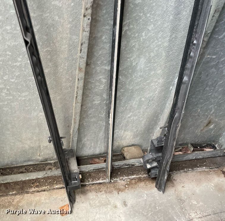 image for item LV9817 Fiberglass tonneau cover