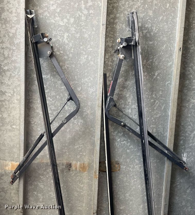 image for item LV9817 Fiberglass tonneau cover