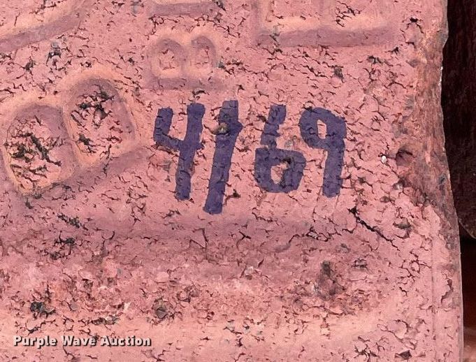 image for item LV9818 Approximately 2,000 Buffalo bricks