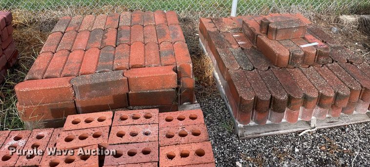 image for item LV9820 Approximately 180 landscape bricks