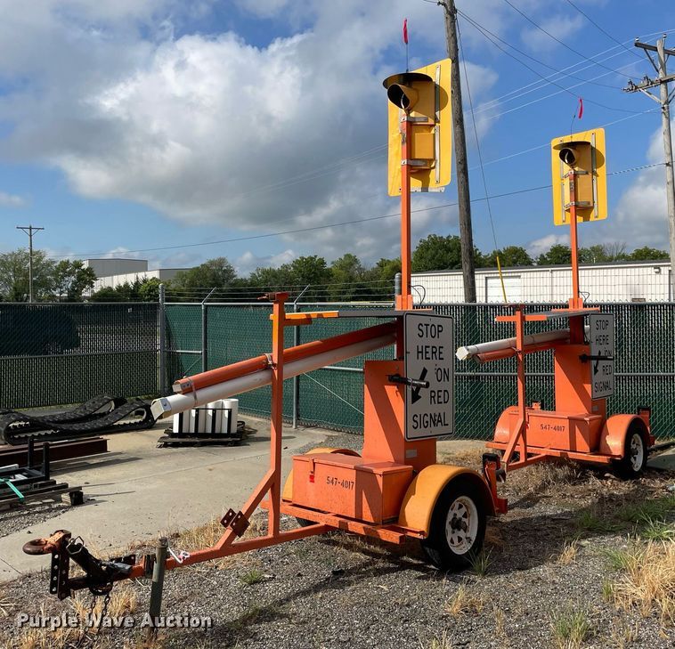 image for item LV9823 (2) 2007 R.C. Flagman traffic signals