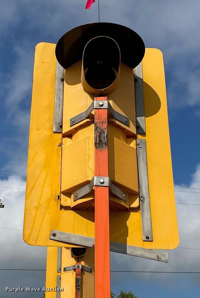 image for item LV9823 (2) 2007 R.C. Flagman traffic signals
