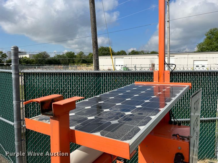 image for item LV9823 (2) 2007 R.C. Flagman traffic signals