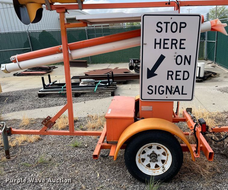 image for item LV9823 (2) 2007 R.C. Flagman traffic signals