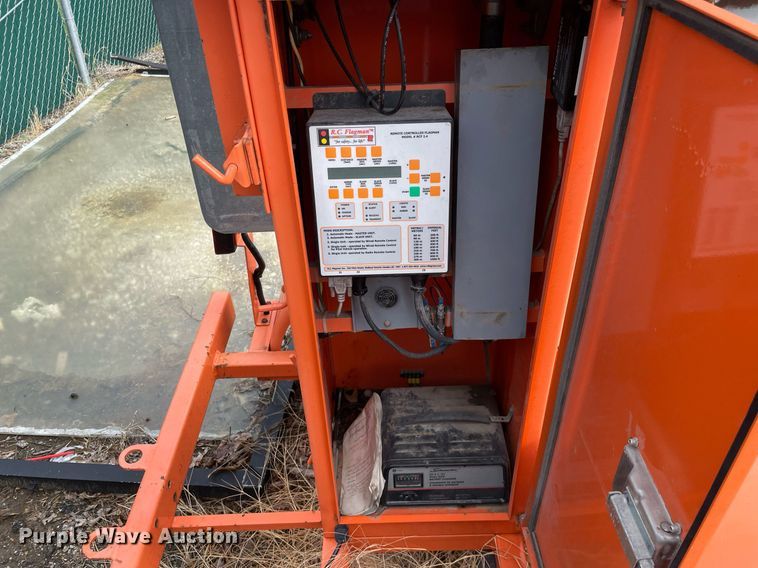 image for item LV9823 (2) 2007 R.C. Flagman traffic signals