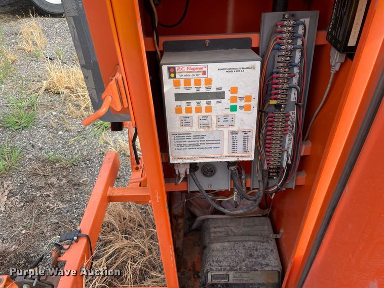 image for item LV9823 (2) 2007 R.C. Flagman traffic signals