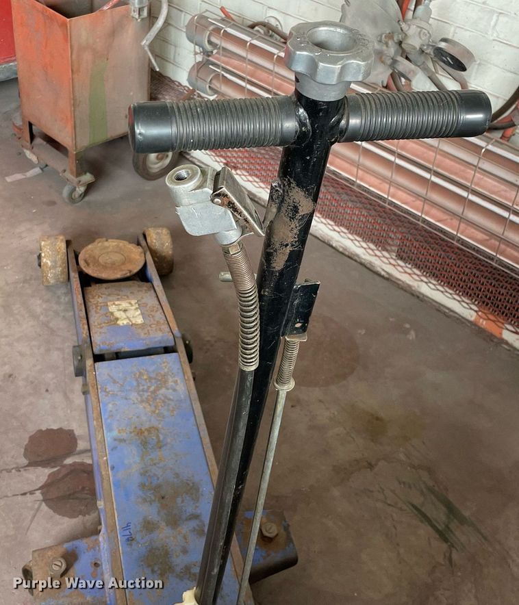 image for item LV9824 Westward  floor jack