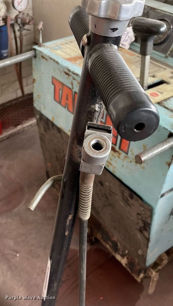 image for item LV9824 Westward  floor jack