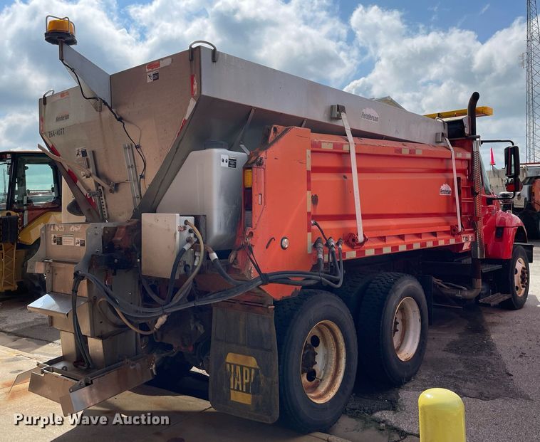 image for item LV9825 2007 International 7400  dump truck