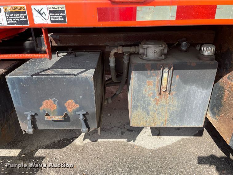 image for item LV9825 2007 International 7400  dump truck