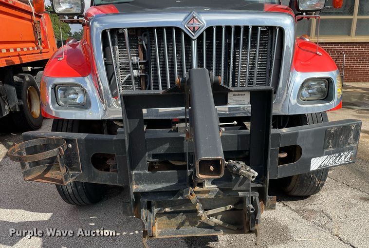 image for item LV9825 2007 International 7400  dump truck