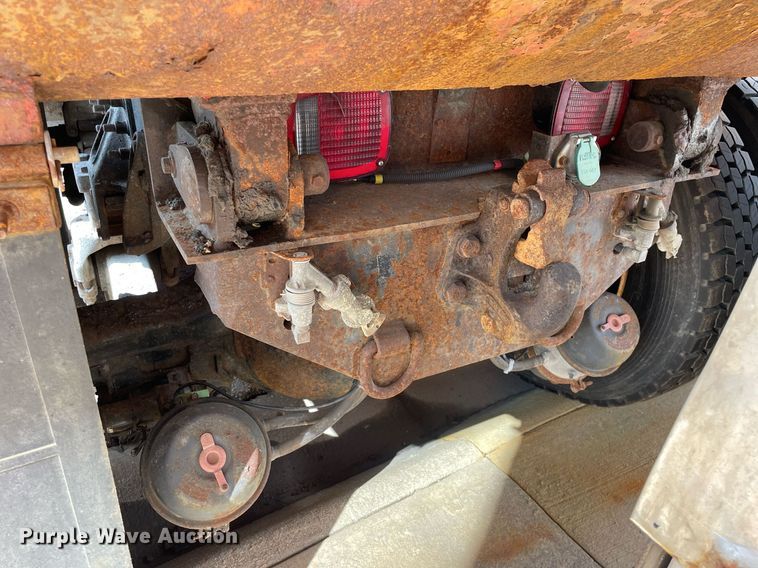 image for item LV9825 2007 International 7400  dump truck