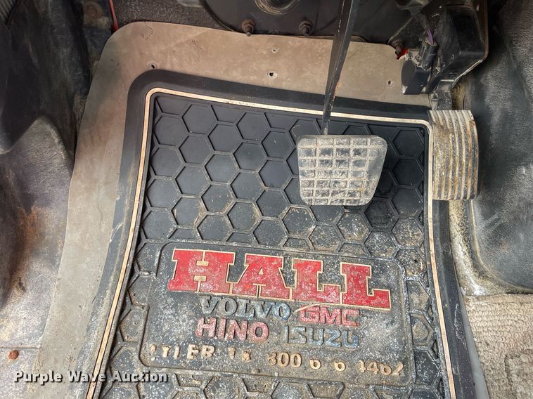 image for item LV9825 2007 International 7400  dump truck