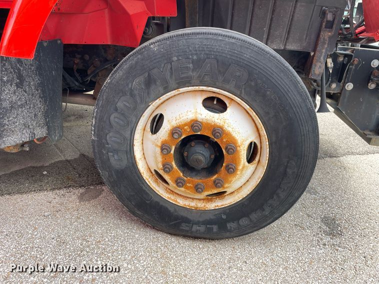 image for item LV9825 2007 International 7400  dump truck