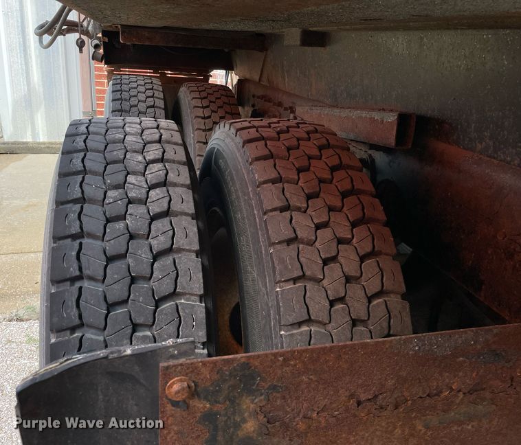 image for item LV9825 2007 International 7400  dump truck