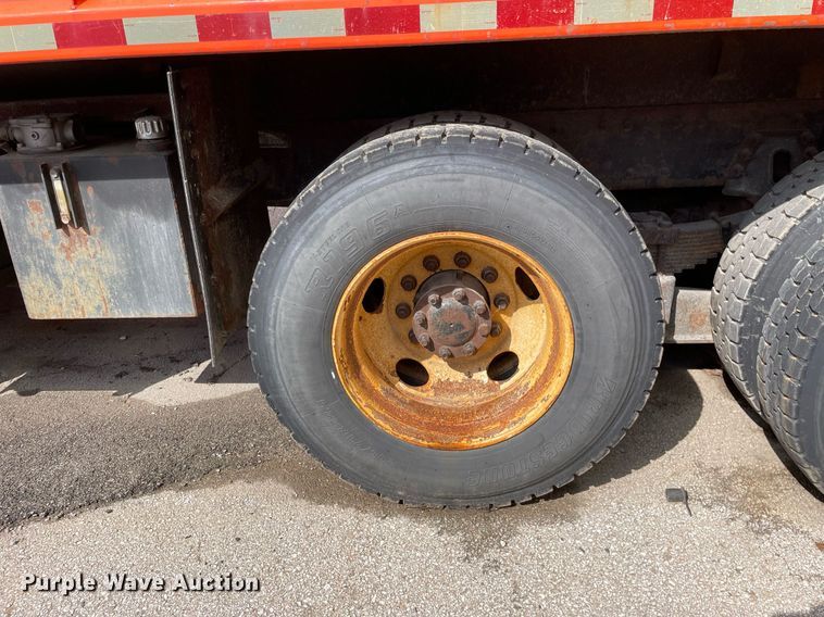 image for item LV9825 2007 International 7400  dump truck