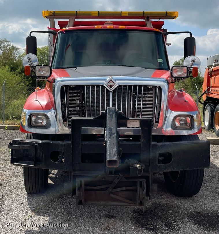 image for item LV9826 2007 International 7400  dump truck