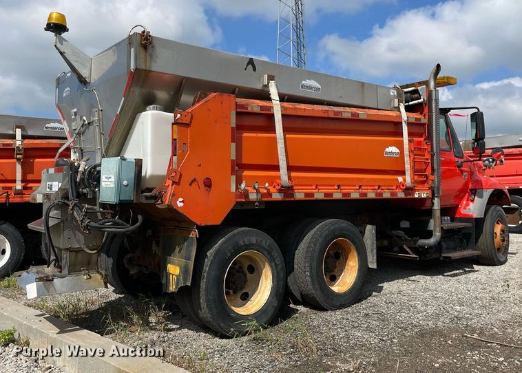 image for item LV9826 2007 International 7400  dump truck