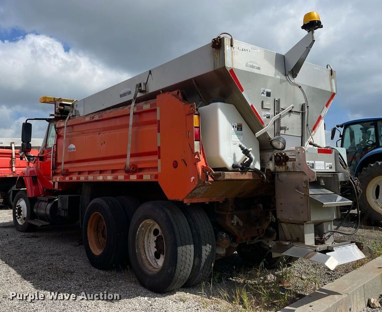 image for item LV9826 2007 International 7400  dump truck