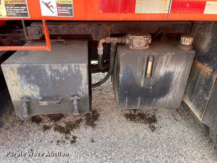 image for item LV9826 2007 International 7400  dump truck