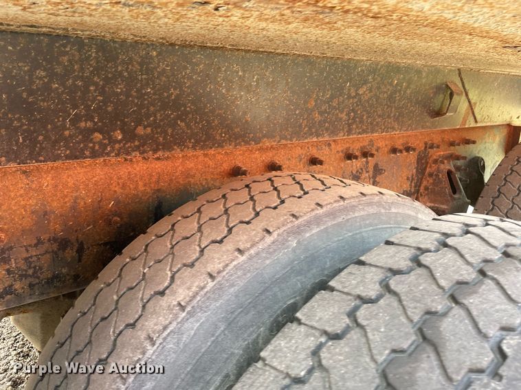 image for item LV9826 2007 International 7400  dump truck