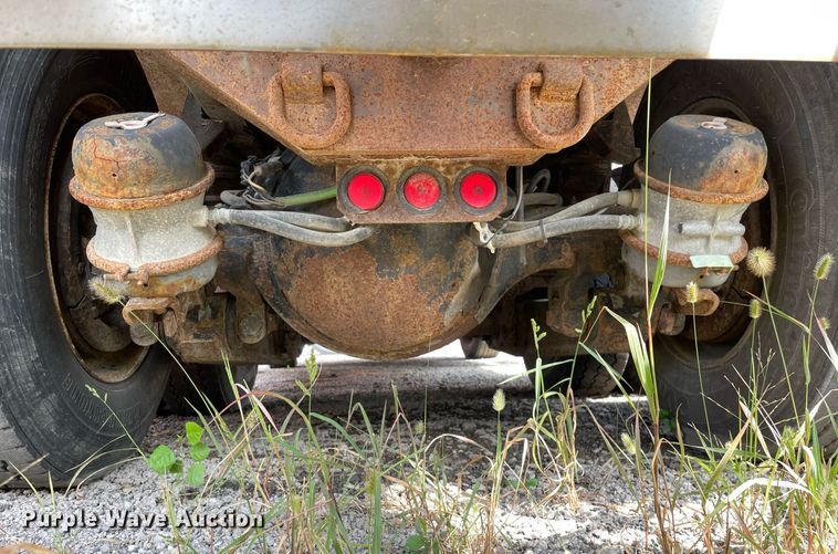 image for item LV9826 2007 International 7400  dump truck