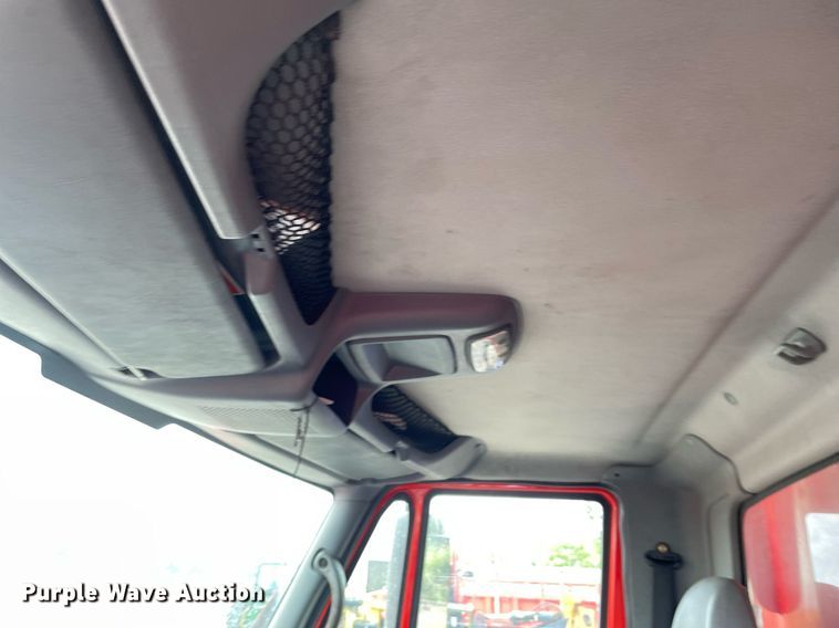 image for item LV9826 2007 International 7400  dump truck