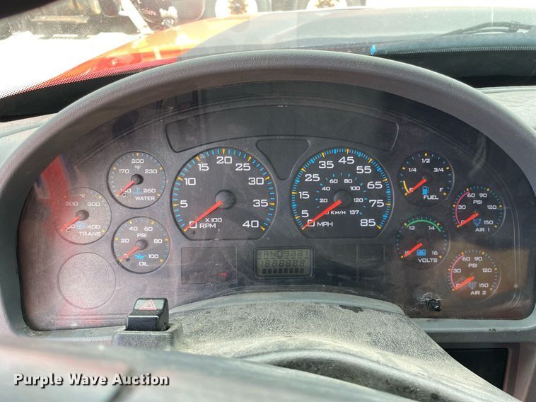 image for item LV9826 2007 International 7400  dump truck