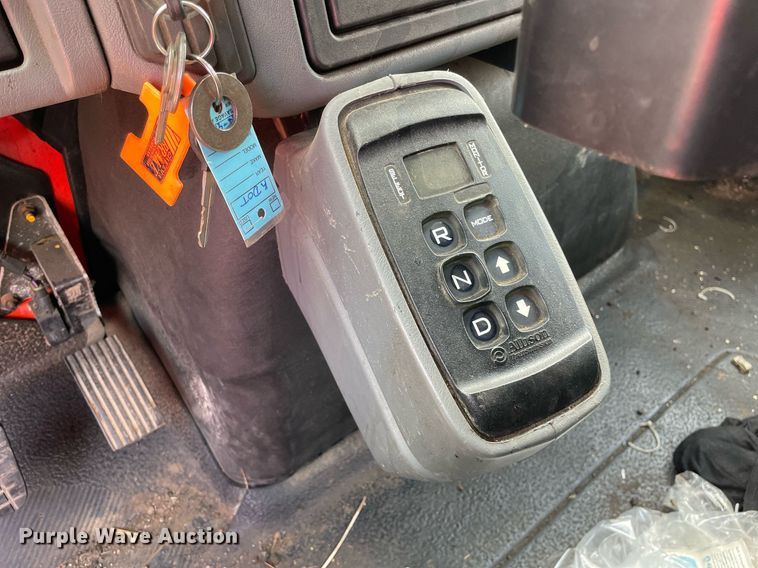 image for item LV9826 2007 International 7400  dump truck